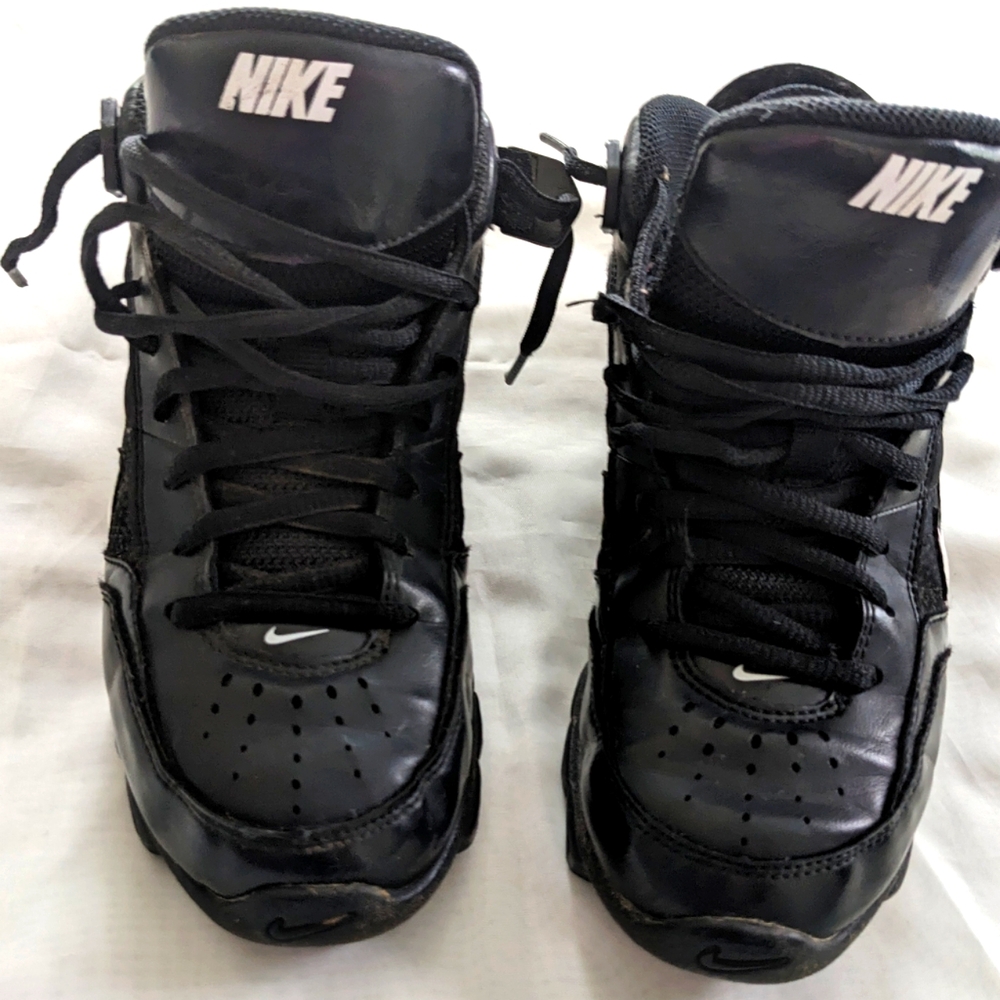 Nike Land Shark Youth Football Cleats